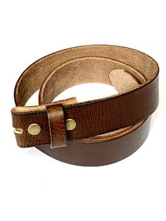 A brown leather belt to attach to your favorite buckle is a wardrobe necessity. The dark brown premium belt strap is supple and sturdy and will last a long time. The snap leather belt is 1.5 inches wide or 38 mm.  The belt strap is made of full-grain leather and has brass color snaps for easy change of the buckle. This listing is for the belt strap only and the buckle can be purchased for an additional cost.  Size guide Measure from the fold in the belt strap to the hole you currently wear your Leather Belt Buckle, Handmade Leather Belt, Western Belt Buckles, Belt For Men, White Plains, Beautiful Belts, Suede Belt, Men Belt, Western Belts