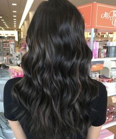 5 best ways to wear black hair with highlights in 2022 Dimensional Light Brown, Brown Bayalage, Bayalage Hair, Dark Chocolate Brown Hair, Golden Brown Hair, Black Hair Balayage, Brown Hair Inspo, Chocolate Hair, Dark Brunette