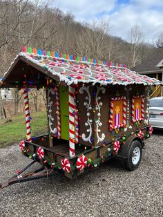 a trailer that is decorated with candy canes and candies