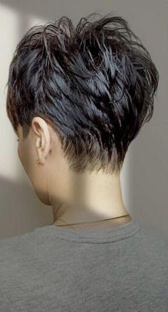 Medium Pixie Haircut With Bangs, Short Hair Back, Short Spiked Hair, Sassy Haircuts, Funky Short Hair, Short Silver Hair, Long Gowns