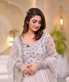 Pak Actress, Ladies Sangeet, Hair Style Vedio, Funny Dresses, Couple Pics For Dp, Best Friend Poses, Afghan Fashion, Traditional Indian Outfits