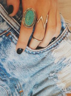 turquoise ring Stacked Rings, Horn Pendant Necklace, Mode Hippie, Moon Pendant Necklace, Jewelry Boho, Crystal Necklace Pendant, Looks Style, Perfume Bottle, Global Fashion