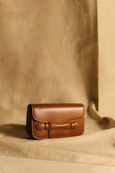 Defining American Style: Luxury Leather Goods and Handbags, since 1845 | The Romy Clutch | #MarkCross Handbags, Leather