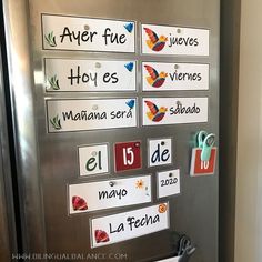 this is a stainless steel door with spanish words on the front and side panels that say, aver fue, hoyees, vies,