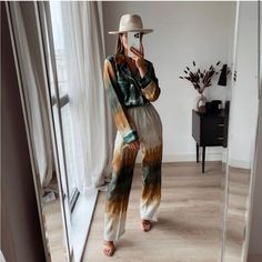 New W Tags Zara Silk Pants High-waisted Pants For Fall Vacation, Fall Vacation High-waisted Pants, Silk Set Outfit, Holiday Fits, Chic Work Outfits Women, Satin Shirts, Casual Work Outfits Women, Work Outfits Women Summer, Tie Dye Blouse