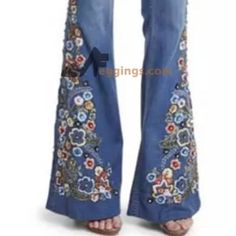 Embroidery Flowers Bell Bottom Womens Jeans Blonde Bob Haircut, Dark Jean, Shabby Chic Clothes, Hippie Life, Fashion Bottoms, Light Jeans, Barbie Patterns, Wild Woman, Dark Jeans