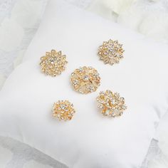 Luxury Gold Brooches For Wedding, Luxury Gold Wedding Brooches, Rhinestone Accessories, Bridal Party Bouquets, Floral Sash, Gold Wedding Decorations, Gold Mandala, Wedding Chair, Chair Sashes