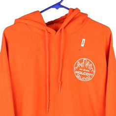 Description:Vintage orange Gildan hoodie, fits x-large.GENDER: mens CONDITION: good- mark on frontSTYLE: hoodieERA: 1990sCOLOUR: orangeFABRIC: cotton blend Gildan Hoodie, Hoodie Fits, Just Peachy, Vintage Orange, Wholesale Shoes, Beauty Bag, Cardigan Coat, Beauty Essentials