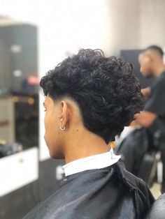 Burst Fade Mohawk Curly Hair, Burst Fade Mohawk, Burst Fade, Corte De Cabelo Masculino, Body Hair, Hair Looks, Hair Ideas, Curly Hair Styles, Short Hair Styles