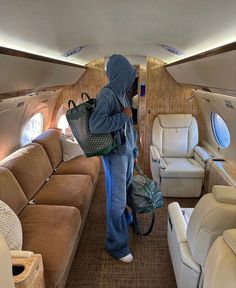 Old Money Airport, Mens Fits, Airport Fit, Ig Photos, Airport Outfits, Wealthy Lifestyle, Airport Fits, Instagram Jewelry