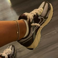 switched my laces Big Laces Shoes, Cute Sneakers Aesthetic, Nike Zoom Vomero 5 Outfit, Zoom Vomero 5 Outfit, Nike Vomero 5 Outfit, Vomero 5 Outfit, Nike Huarache Women, Shoe Must Haves, Baddie Shoes