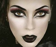 Check out this cheap and easy makeup ideas to be creative and unique for Halloween! Description from pinterest.com. I searched for this on bing.com/images Styl Goth, Carnaval Make-up, Fete Emo, Witch Eyes, Zebra Face, Halloweenský Makeup, Paint Makeup, Vampire Makeup, Dramatic Eye Makeup