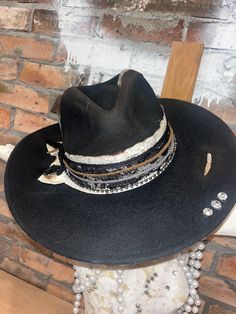 Retro Hats For Women, Western Fedora Hat, Fedora Hat Design Ideas, Nashville Hats, Stagecoach 2024, Hat Decorating Ideas, Burning Hats, Burnt Hats