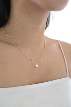 mini baroque pearl 14k gold filled satellite chain necklace #pearlnecklace #goldnecklace #goldfilled #14kgold #goldpearlnecklace #pearlnecklacegold #goldchain #necklaceoftheday #necklace #etsyshop #necklaceforwomen #daintynecklace #pearlcharmnecklace #necklace #simplenecklace #goldfillednecklace