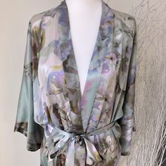 Samantha Chang New York Classic Kimono Robe. The Most Beautiful Gardenia Print! Most Luxurious Silk. Nwt! The Kimono Style Robe Is Elegant, Feminine And Sensual. The Heavy Weight Silk Charmeuse Has A Soft Touch And Luxurious Feel To The Bare Skin. It Can Be Worn All Year Round. No Shoulder Seams 100% Silk Charmeuse 3/4 Length Sleeve Below The Knee Length One Size Dry Clean Only Elegant Fitted Kimono With Floral Print, Silk V-neck Summer Robe, Spring Silk V-neck Robe, Spring Satin V-neck Robe, Silk V-neck Kimono With Floral Print, Floral Print Kimono Sleeves Sleep Robe, Silk Kimono Robe, Bare Skin, Elegant Feminine