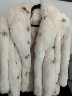 Chloe Fox Fur Coat  Beautiful kept. No damages or imperfections - Exvellent Condition Measurements:  Should to cuff: approx 24" Length: Approx. 31" Women's US Size: Medium Vintage Fox, Fox Fur Coat, Autumn Sales, Fur Coats, White Fox, Fox Fur, Timeless Pieces, White Vintage, Fur Coat