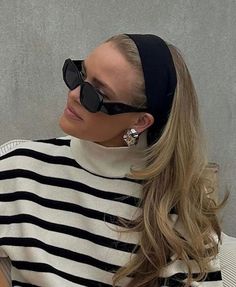 Headband Outfit, Skandinavian Fashion, Paris Mode, Paris Outfits, Knit Turtleneck Sweater, Chic Outfit, Mode Inspo, 인물 사진, Looks Style