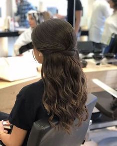 Partial Updo, Sanggul Modern, Boho Hairstyle, Penteado Cabelo Curto, Half Up Half Down Hair, Half Up Hair, Formal Hairstyles, Wedding Hair And Makeup, Long Curly Hair