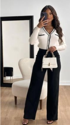 Ceo Outfit Ideas, Realtor Casual Outfits, Baddie Business Outfits Elegant, Nyc Formal Outfits, Navy Blue And Tan Outfit, Baddie Interview Outfit, 6thform Outfits, Real Estate Women Outfits, Minimalistic Outfit Women