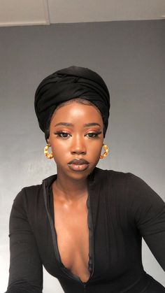 Turban Style Black Women, Black Women Head Wraps, Maquillage Yeux Cut Crease, Estilo Hijab, Mode Turban