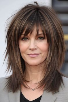 27  Shag Hairstyles Over 40 Shaggy Haircuts 16 Shaggy Haircut, Wavy Layered Hair, Medium Shag Haircuts, Shaggy Short Hair, Over 60 Hairstyles, Portraits Art, Short Shag Hairstyles