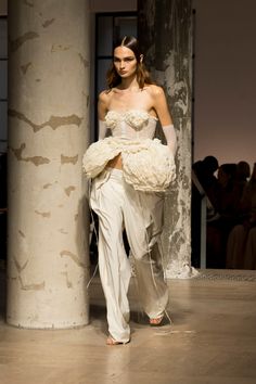 Rokh Spring 2025 Ready-to-Wear Collection | Vogue Neutral Fashion Aesthetic, Fashion Runway Show, Female Energy, Fashion Show Looks, London Fashion Weeks