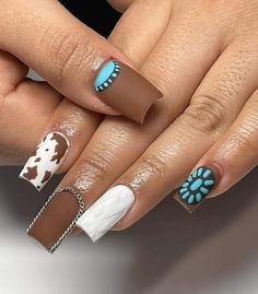 Cowboy Nails Western Short, Country Fest Nails, Rodeo Inspired Nails, Western Nail Art Designs, Teal Design Nails, Western Bride Nails, Cowpoke Nails, Country Style Nails Ideas, Country Theme Nail Designs