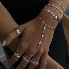 The Afterglow Hand Chain is the perfect accessory to take your style to the next level. This bezel stone hand chain will have you channeling your inner Hailey Bieber vibes in no time! So rock the look and watch your style glow! Chunky Silver Jewellery, Hand Chain Jewelry, Silver Jewlery, Hand Chain Bracelet, Formal Accessories, Hand Bracelet, Classy Jewelry, Jewelry Lookbook, Stacked Jewelry