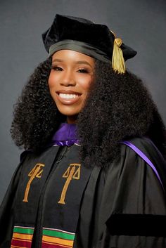 Black Woman Phd Graduate, Graduation Headshots Cap And Gown, Natural Hair Graduation Cap, Graduation Checklist, Poses For Graduation, Poses For Graduation Photos, Graduation Hairstyles With Cap, Graduation Pose, Graduation Inspiration