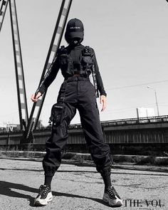 Techwear Outfits Women, Techwear Female, Tech Wear Aesthetic, Techwear Girl Outfit, Techwear Girl, Womens Techwear, Techwear Women, Japanese Fashion Designers, Badass Outfit