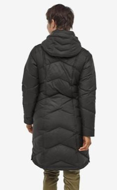 This Patagonia Women's Down With It Parka in Black has more than just good looks with a 100% recycled polyester shell; removable, insulated hood; and 600-fill-power 100% Recycled Down insulation. Fair Trade Certified™ sewn. 100% recycled polyester plain-weave shell with a DWR (durable water repellent) finish Insulated with 600-fill-power 100% Recycled Down (duck and goose down reclaimed from down products) Insulated with 600-fill-power 100% Recycled Down (duck and goose down reclaimed from down Puppies That Dont Shed, Dog Toys Indestructable, Dog Sketch, Parka Women, Winter Parka, Winter Camping, Recycled Fashion, Womens Parka, Camping Ideas