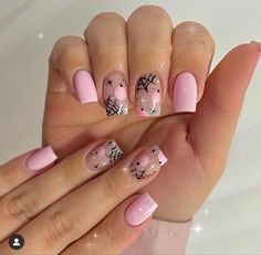 Holloween Nails 2022 Short, Halloween Nail Short, Halloween Biab Nails, October Nail Ideas Short, Holloween Nails 2022, Short Halloween Nails 2022, October Nails 2022, Pink Halloween Nails Short, Flower Glitter Nails