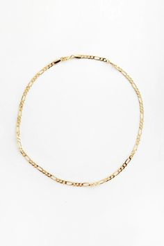 This classic necklace is the perfect addition to every outfit. An elegantly, subtle piece designed for everyday wear to wear alone for a minimalistic look or layered with your favourite Reliquia necklaces. Composition: 18KT Gold Fill. Measurements: Length: 40cm (15.5") Alexa Bag, Fine Gold Jewelry, The Boyfriend, Classic Wardrobe Staples, Classic Necklace, Sell Gold, Delicate Bracelet, Layered Necklaces, Gold Jewelry