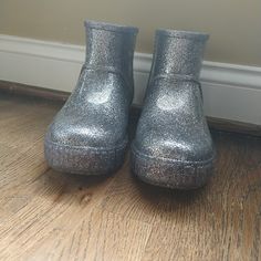 Ugg Silver Rainboot Trendy Fall Rain Boots With Round Toe, Trendy Weatherproof Boots With Round Toe, Trendy Insulated Boots With Round Toe, Trendy Insulated Round Toe Boots, Shoes Ugg, Womens Uggs, Winter Rain, Ugg Shoes, Rain Boots