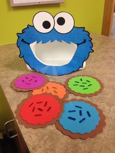 cookie cookies decorated to look like sesame the monster