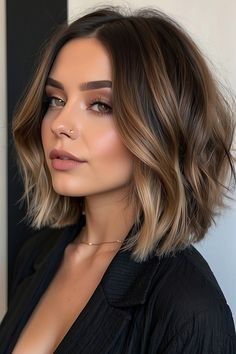 Short Haircuts Middle Part, Short Hair Parted In The Middle, Brown Hair Colors Short, Short Dark Bob, Short Brunette, Rambut Brunette, Pink Wig, Hair Inspo Color