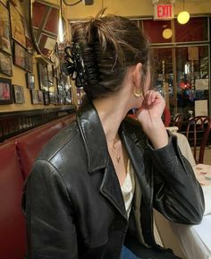 Lorelai Gilmore, 사진 촬영 포즈, Bella Swan, Black Leather Jacket, Mode Vintage, Mode Inspiration