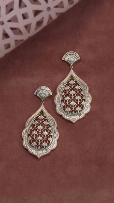 Pretty Diamond Earrings, Azva Jewellery Earrings, Antique Earrings Gold Indian, Diamond Jewelry Designs Indian, Diamond Earrings Aesthetic, Earrings Collection Beautiful, Polki Diamond Jewellery, Indian Diamond Earrings, Diamond Wedding Earrings