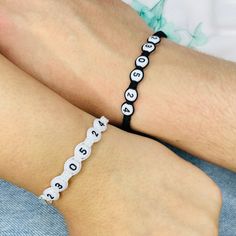 Do you have a special date you want to remember forever? Personalised Matching Couples bracelet set is a cute gift for your girlfriend boyfriend celebrating your anniversary or your partners birthday. About the bracelets: - 2mm black and white knotting cord - 5mm round bead with black numbers - silver plated heart charm long lastig  - adjustable knot(see picture) How I order: - select Options: Set of 2(to receive 2 bracelets) - personalization box Example: 12.01.22 We can customize the bracelets Bracelet Pour Couple, Bracelet Boyfriend, Best Friend Bracelet, Bracelet Matching, Friend Bracelet, Black Numbers, Personalized Matches, Bracelet Couple, Couples Bracelet