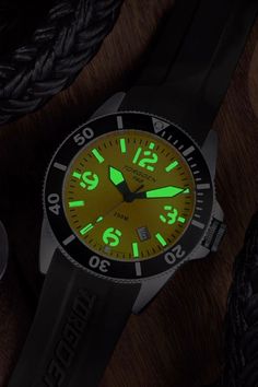 Video of T43 Yellow watch at day time and night by Torgoen Underwater Park, Dark Men, Diver Watch, Mens Watches Leather, Divers Watch, Mens Sport Watches, Aesthetic Look, Military Watches, Waterproof Watch