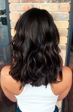 Level 2 Hair Color Balayage, Brown Bayalage Hair Medium Length, Cute Haircuts For Dark Brown Hair, Dark Brown Lob Balayage, Lob Dark Brown Hair, Dark Medium Length Haircut, Growing Out Medium Hair Styles, Short Dark Brown Hair Styles, Natural Balayage Brunette Dark Subtle Highlights