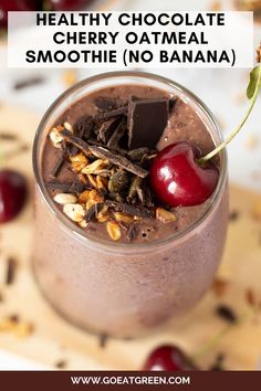 Chocolate cherry oatmeal smoothie Breakfast Smoothie No Banana, Cherry Smoothie Recipes Healthy, Smoothie No Yogurt, Warm Smoothies, Vegan Drinks Healthy, Healthy Shake, Banana Spinach Smoothie, Smoothie Without Banana