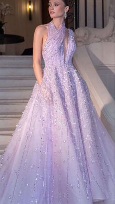 Lilac Dress Outfit Wedding, Prom Dresses Shiny, Soiree Dress, Staircase Chandelier, Pretty Prom Dresses, Luxury Wedding Dress, Summer Party Dress, Glam Dresses, Short Wedding Dress