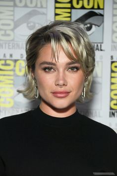 Florence Pugh Thunderbolts, Big Forehead Short Hair, Katie Maloney Hair Short, Florence Pugh Dark Hair, Florence Pugh Makeup, Gay Haircuts For Women, Florence Pugh Short Hair, Florence Pugh Hair, Charlize Theron Short Hair