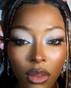 Frosted Eyeshadow 2000s, 2000s Video Vixen Makeup, Frosted Makeup Look, 2004 Makeup, 90s Glam Makeup, 2005 Makeup, 2007 Makeup, 2008 Makeup, Frosted Makeup