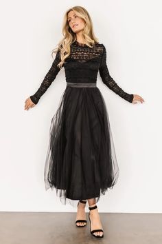 Meet our lovely Lonnie Tulle Dress. This dress has gorgeous tulle and lace material that looks elegant and sexy at the same time! Tulle Dress Black, Black Bridesmaids, Tulle Midi Skirt, Baltic Born, Lace Material, Cup Size, Lace Overlay, Tulle Dress, Sweetheart Neckline