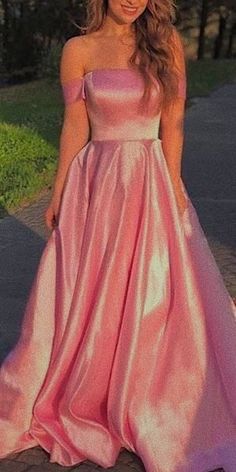 Pastel Pink Prom Dress Short, Prom Dress Ideas Unique, Pale Pink Prom Dress, Prom Outfit Ideas, Prom Dresses Casual, Pastel Pink Prom Dress, Blush Pink Prom Dress, Pastel Prom Dress, Rose Prom Dress