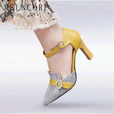 Ladys Shoes, Plaid Heels, Beautiful Heels, Pointed Toe Shoes, Workout Outfit, Footwear Design Women, Toe Shoes, Shoes Casual, Spring Shoes