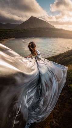 Hawaii flying dress Scotland Clothing, Short Natural Styles, Multi Wrap Dress, Infinity Wrap Dresses, Dress Wind, Parachute Dress, Flow Dress, Flying Dress, Silver Dresses