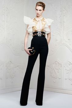 Alexander McQueen Resort 2013      Read more: The Best Looks from Resort 2013 - Harper's BAZAAR Alexander Mcqueen Resort, Fun Clothes, Resort Fashion, Fashion Articles, Fashion Diy, Inspiration Mode, White Blouse, White Top, Look Fashion